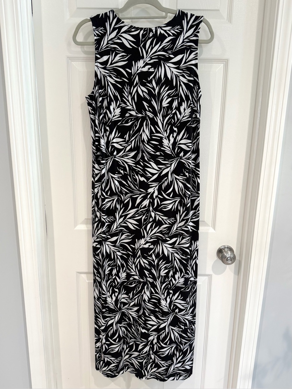 Chico's Black White Leaf Floral Sleeveless Stretch Maxi Sun Dress Size 2 (12/14) - Picture 5 of 12